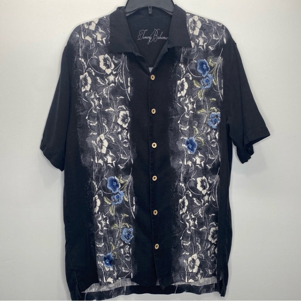 Tommy Bahama Men's 100% Silk Embroidered Floral Button Down Shirt Size Medium